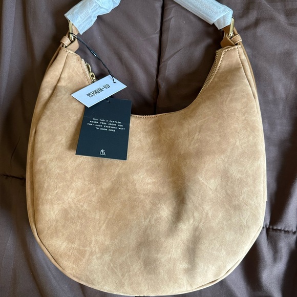 Elegant Tan Hobo Bag - Picture 1 of 6